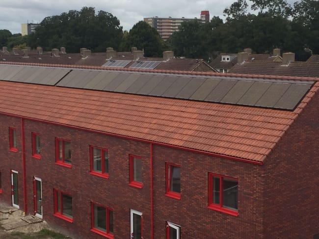 Pack de 10 panneaux solaires 300W marron brique – Image 3